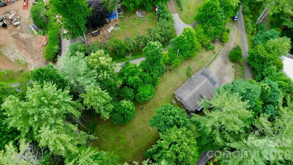 16 Turtle Dove Trail Burnsville, NC 28714