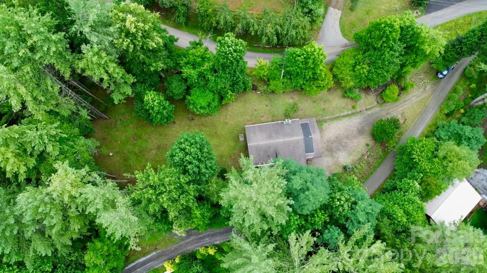16 Turtle Dove Trail Burnsville, NC 28714