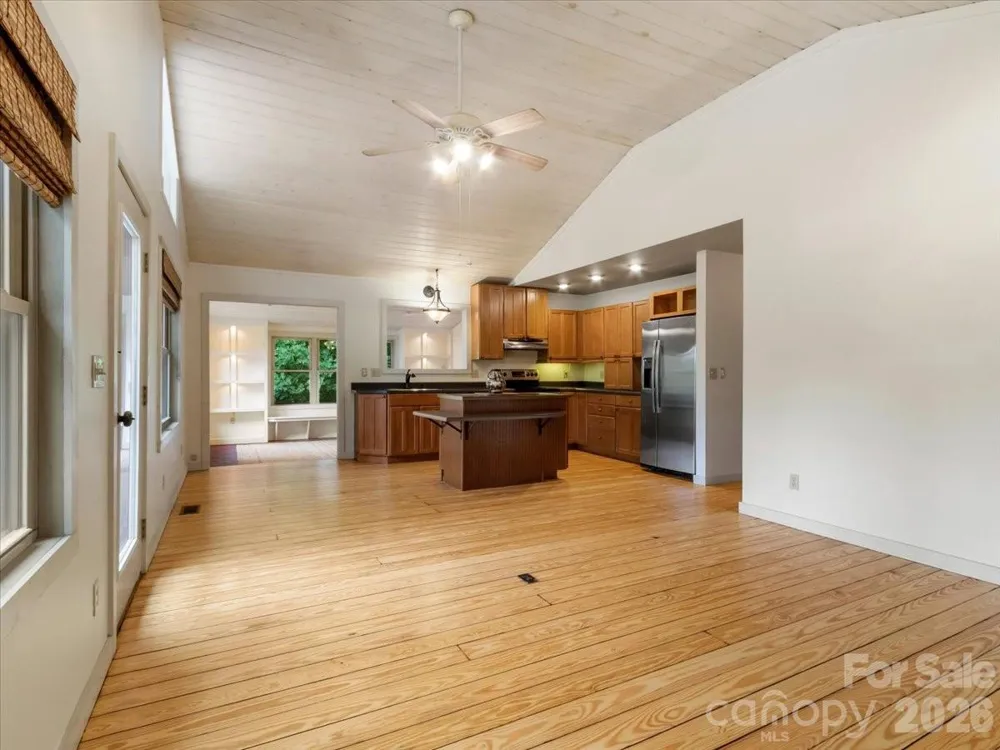 16 Turtle Dove Trail Burnsville, NC 28714