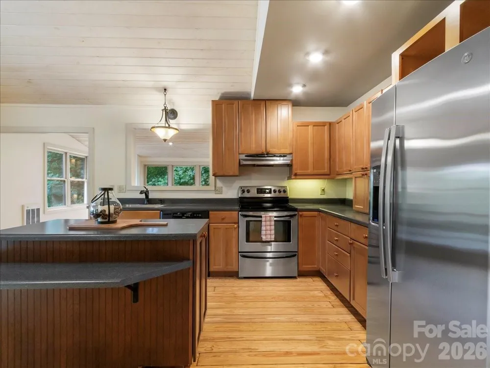 16 Turtle Dove Trail Burnsville, NC 28714