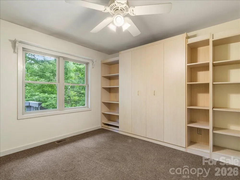 16 Turtle Dove Trail Burnsville, NC 28714