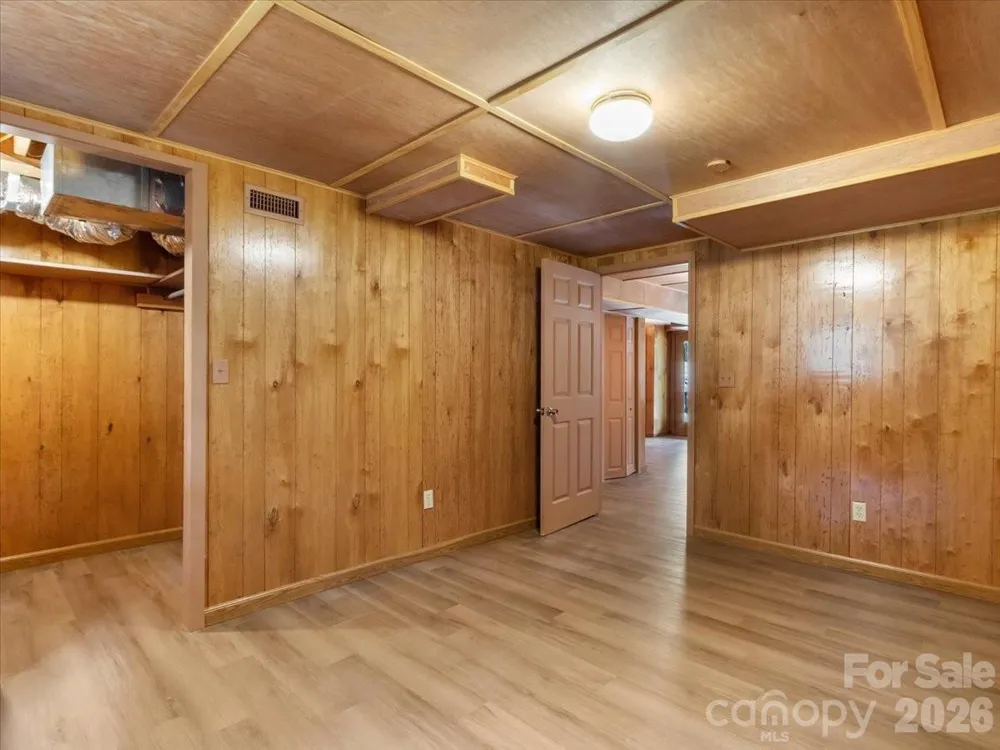 16 Turtle Dove Trail Burnsville, NC 28714