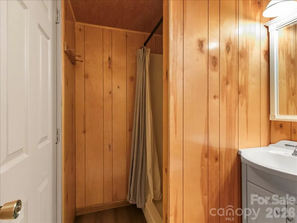 16 Turtle Dove Trail Burnsville, NC 28714