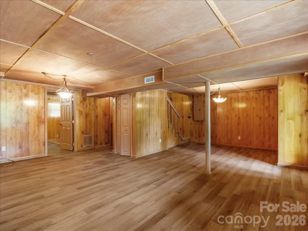 16 Turtle Dove Trail Burnsville, NC 28714