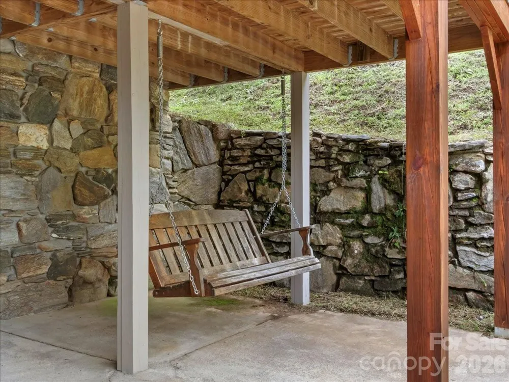16 Turtle Dove Trail Burnsville, NC 28714