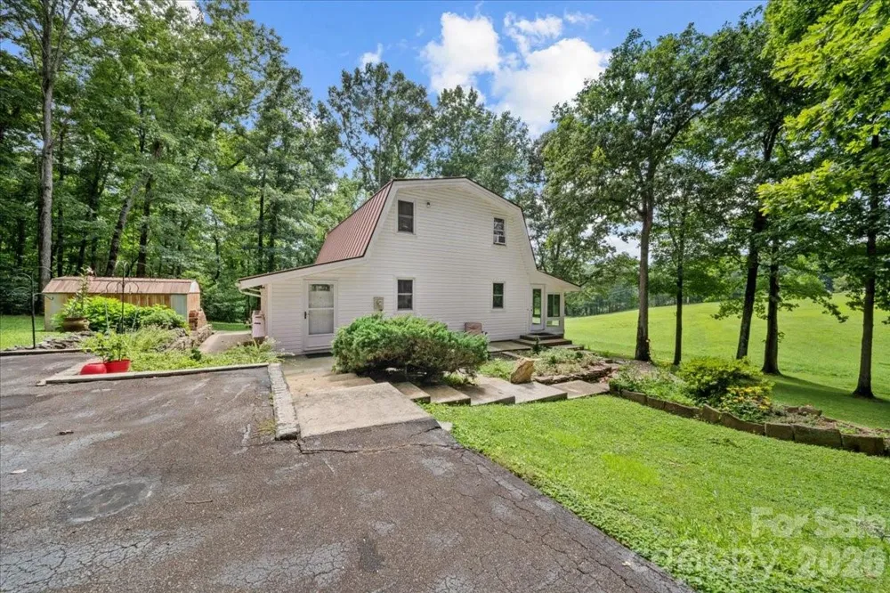 371 Patton Valley Drive Nebo, NC 28761