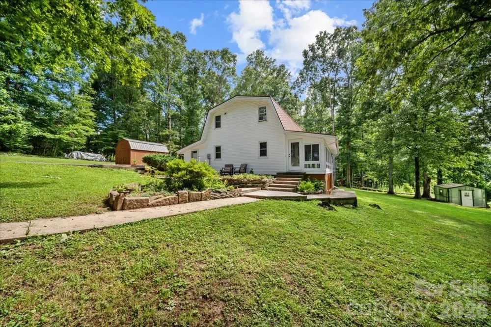 371 Patton Valley Drive Nebo, NC 28761