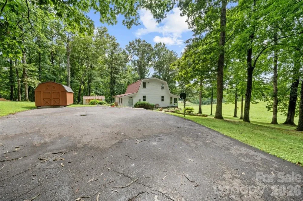 371 Patton Valley Drive Nebo, NC 28761