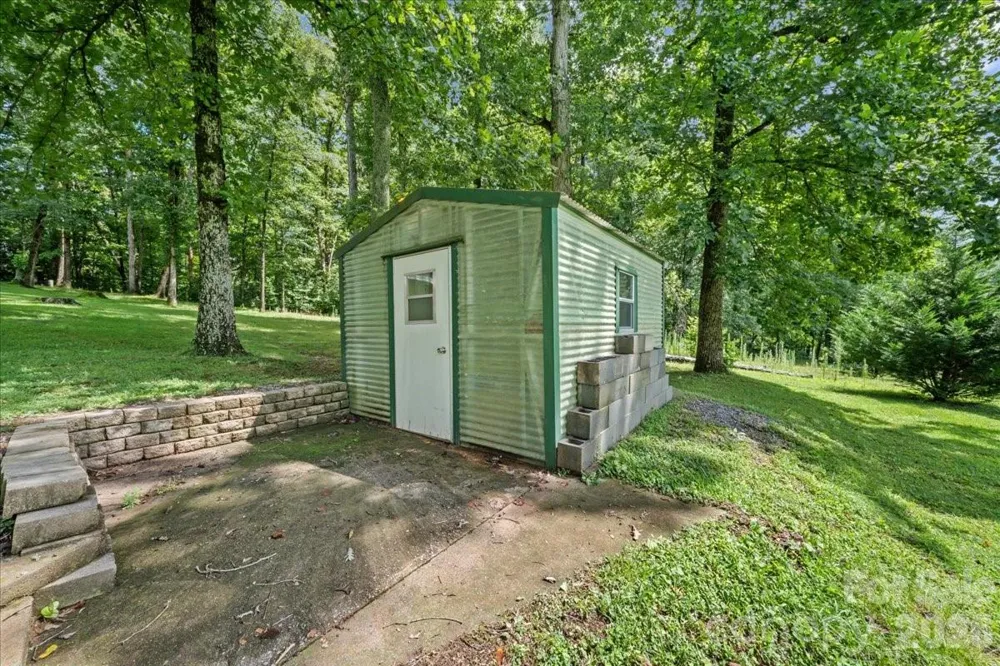 371 Patton Valley Drive Nebo, NC 28761