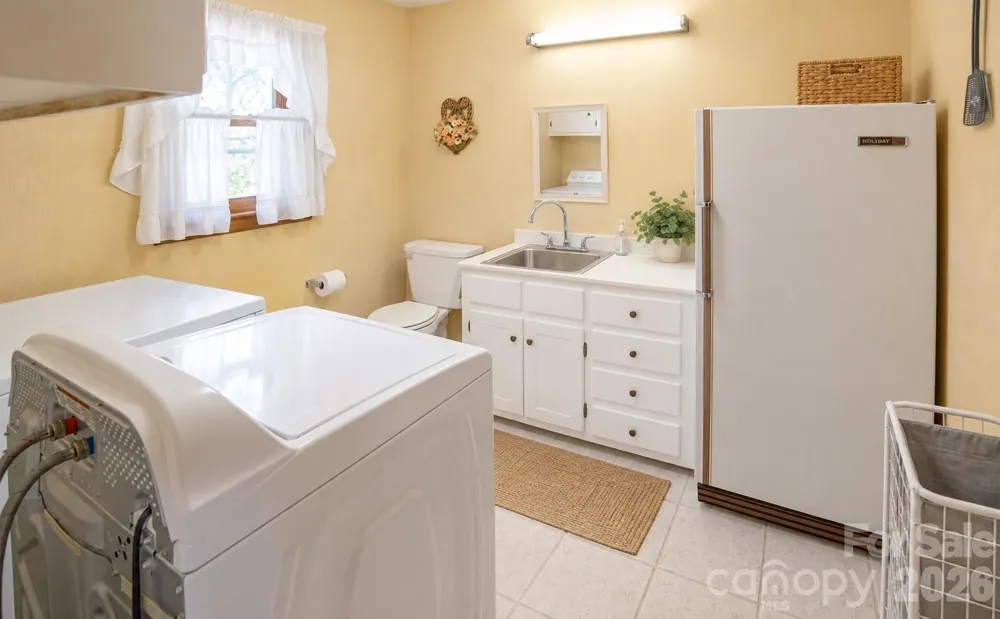1368 Cajah Mountain Road Hudson, NC 28638
