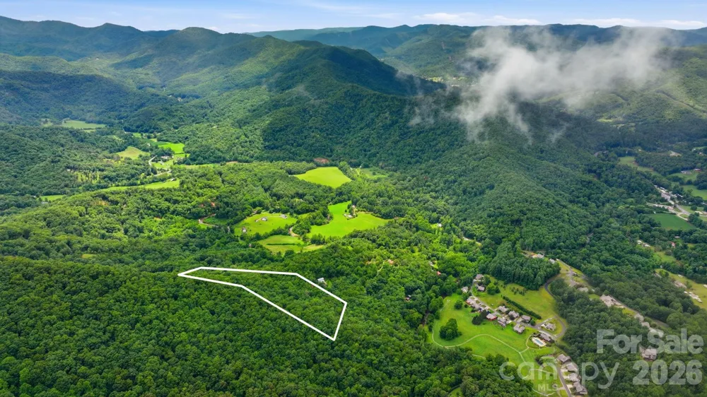 000 Suntrace Circle #18/20 Cullowhee, NC 28723