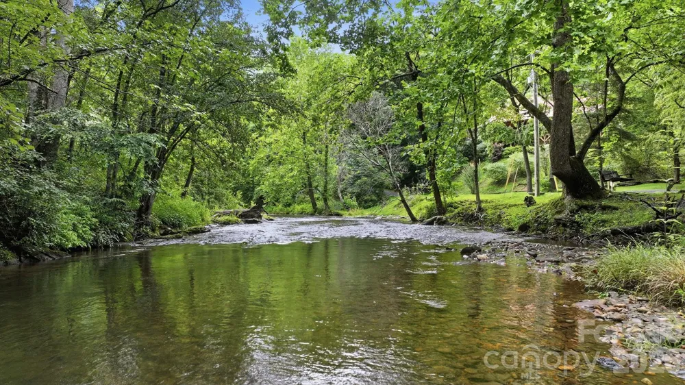 000 Suntrace Circle #18/20 Cullowhee, NC 28723
