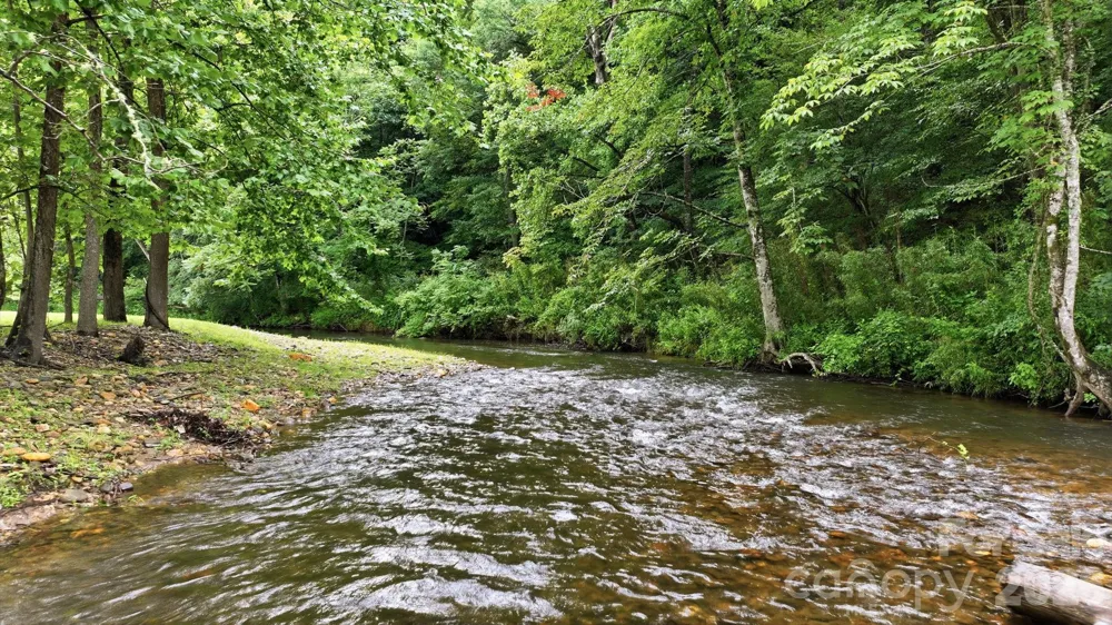 000 Suntrace Circle #18/20 Cullowhee, NC 28723
