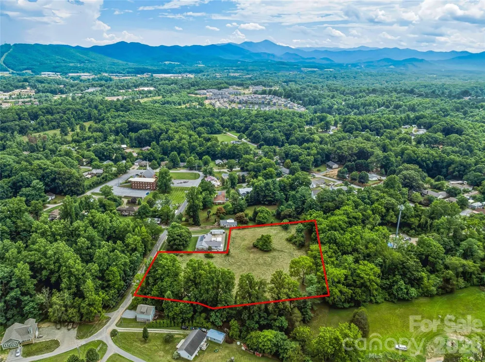 99999 Daniel Road #3 Asheville, NC 28806