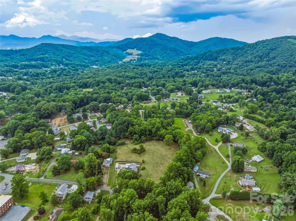 99999 Daniel Road #3 Asheville, NC 28806