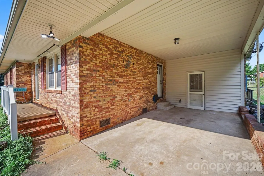 202 W Debby Drive Shelby, NC 28152