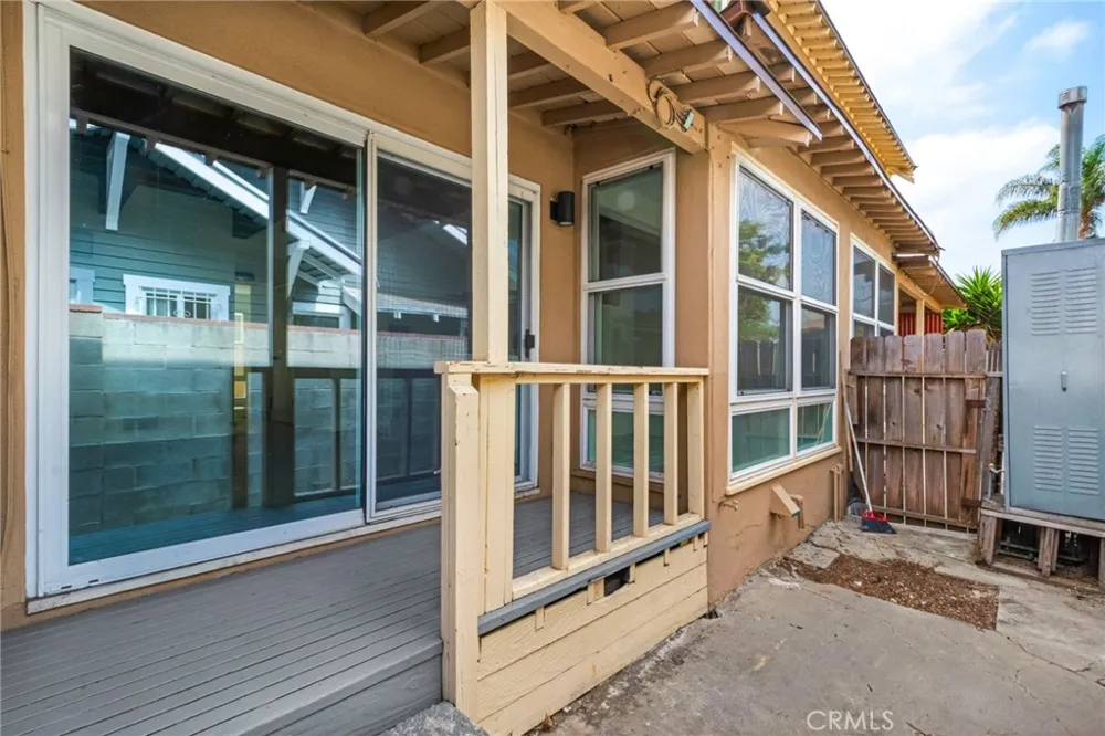 125 E Buckthorn Inglewood, CA 90301