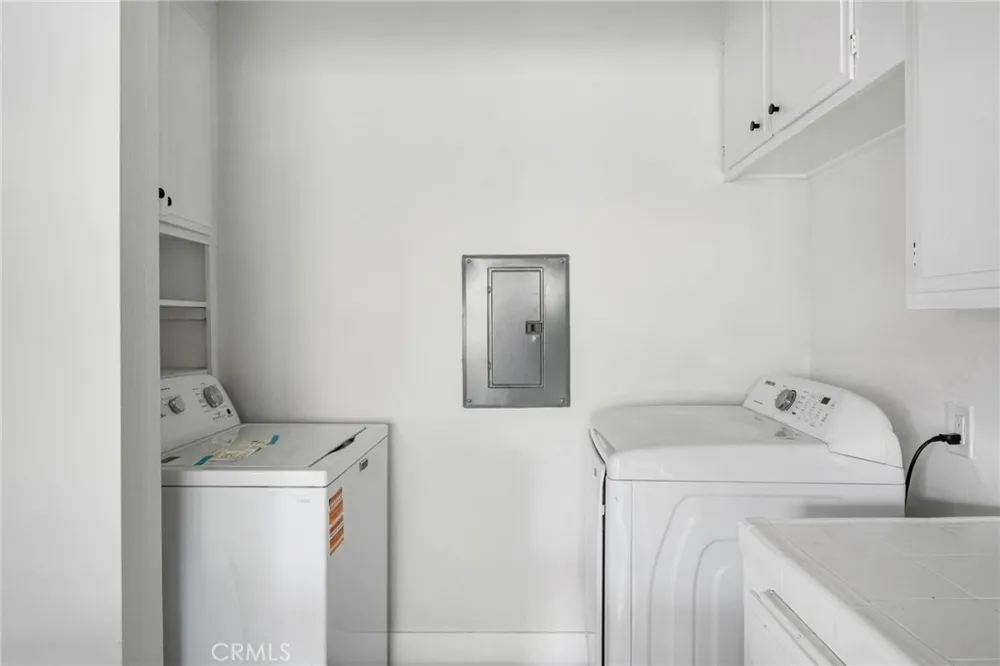 125 E Buckthorn Inglewood, CA 90301