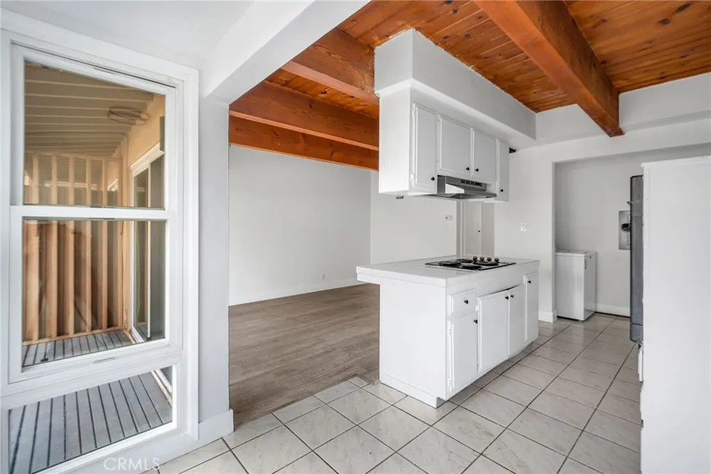 125 E Buckthorn Inglewood, CA 90301