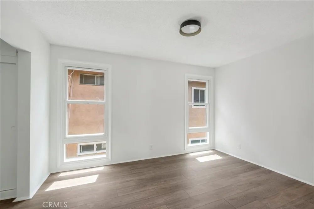 125 E Buckthorn Inglewood, CA 90301