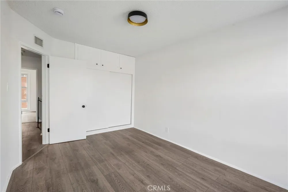 125 E Buckthorn Inglewood, CA 90301