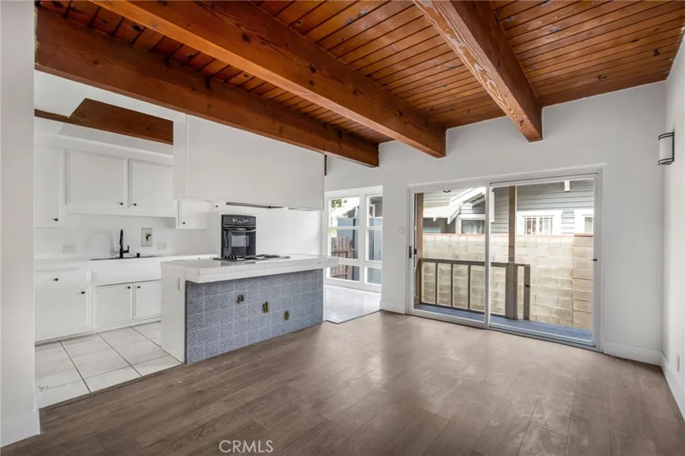 125 E Buckthorn Inglewood, CA 90301
