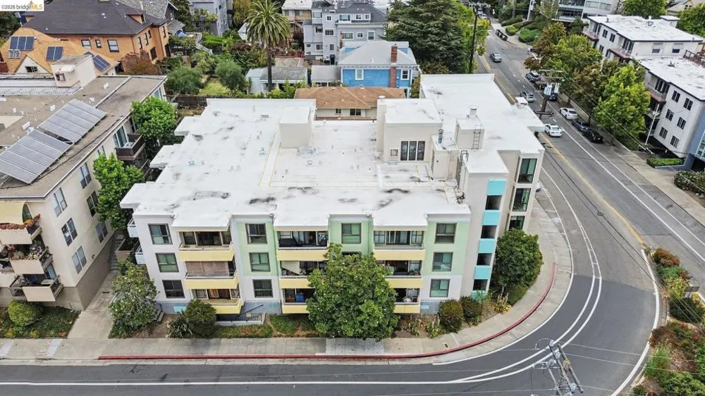 651 Oakland Ave #2D Oakland, CA 94611