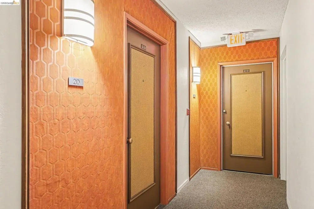 651 Oakland Ave #2D Oakland, CA 94611