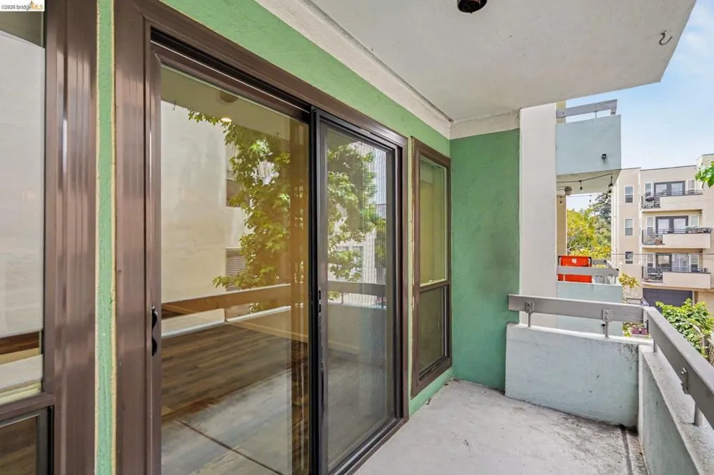 651 Oakland Ave #2D Oakland, CA 94611