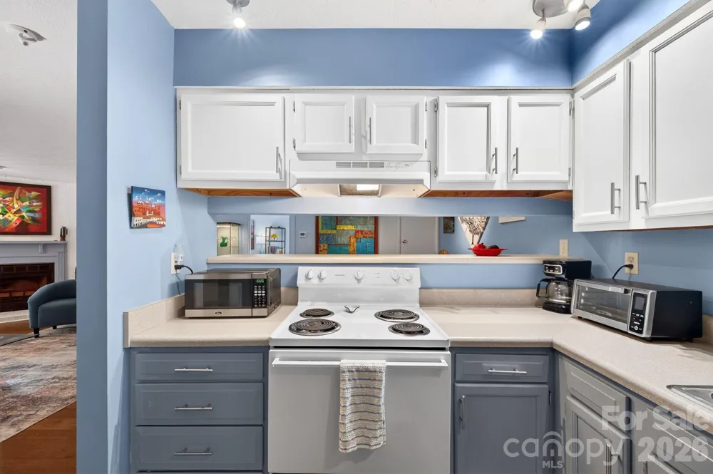 9 Ravencroft Lane #B-9 and Garage 2 Unit D Asheville, NC 28803