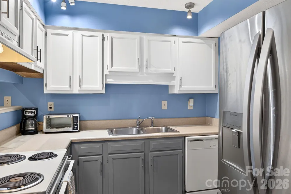 9 Ravencroft Lane #B-9 and Garage 2 Unit D Asheville, NC 28803