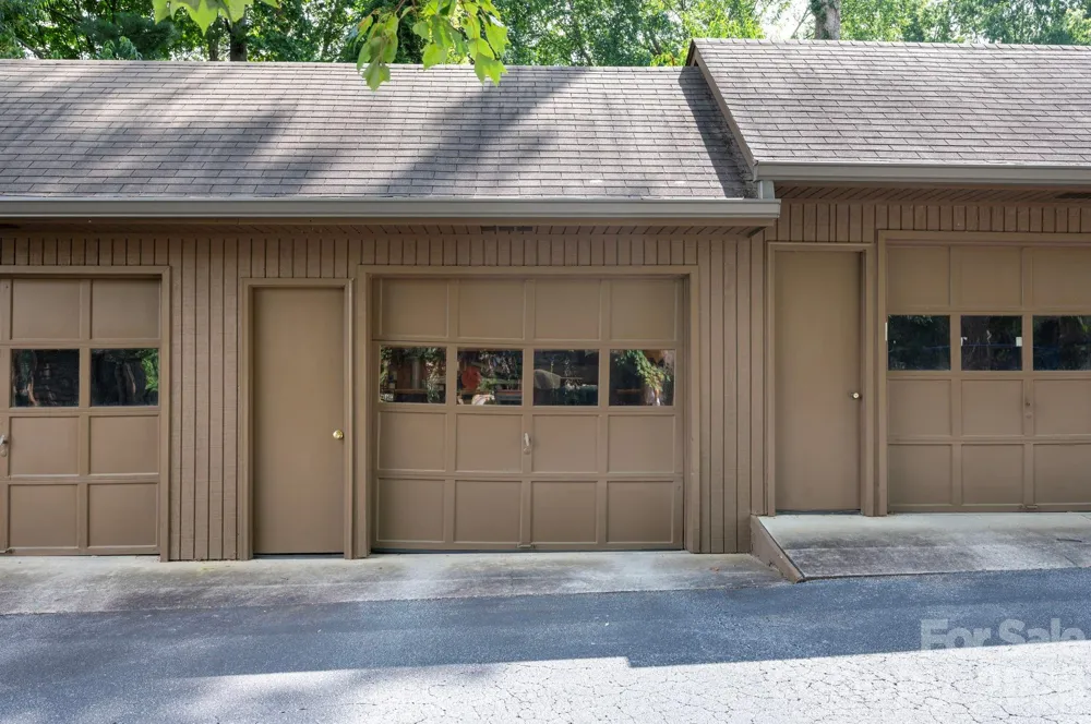 9 Ravencroft Lane #B-9 and Garage 2 Unit D Asheville, NC 28803