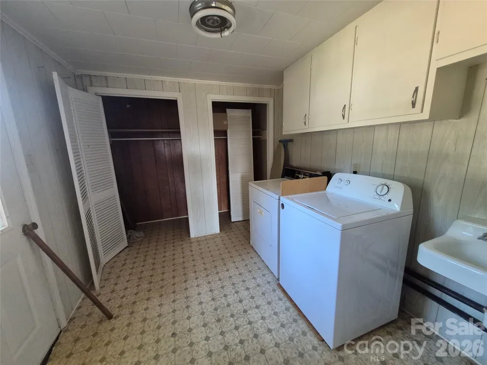 1267 Howards Creek Mill Road Vale, NC 28168