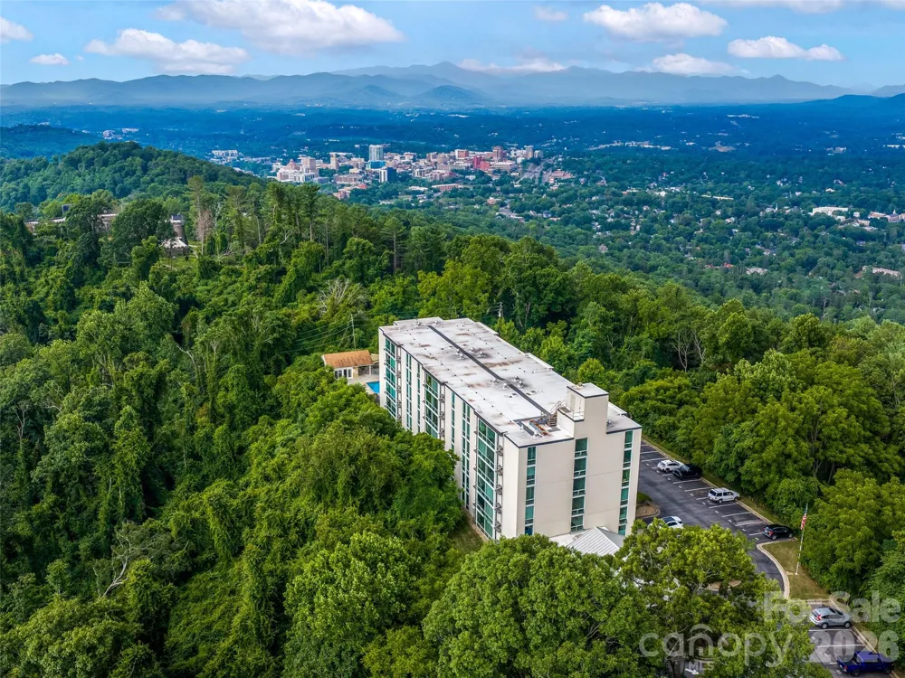 647 Town Mountain Road #309 Asheville, NC 28804