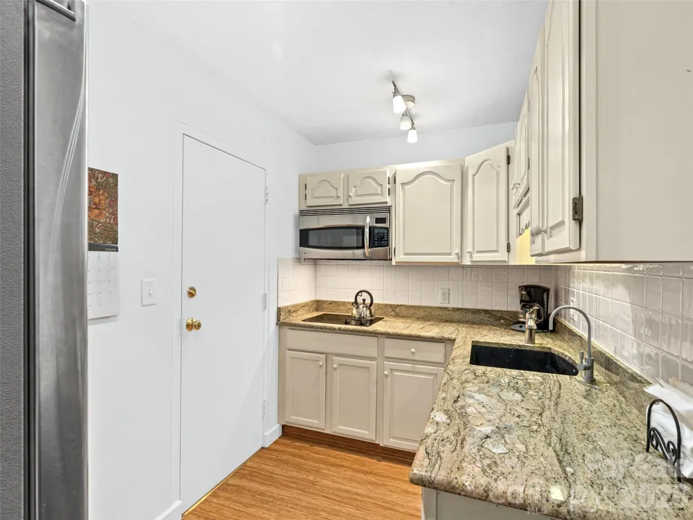 647 Town Mountain Road #309 Asheville, NC 28804