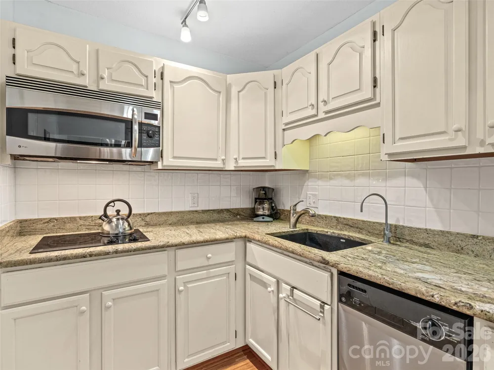 647 Town Mountain Road #309 Asheville, NC 28804