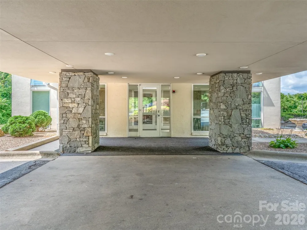 647 Town Mountain Road #309 Asheville, NC 28804