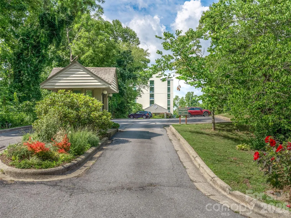 647 Town Mountain Road #309 Asheville, NC 28804