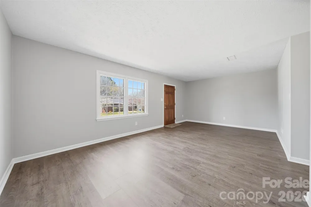 414 7th Street NE Hickory, NC 28601