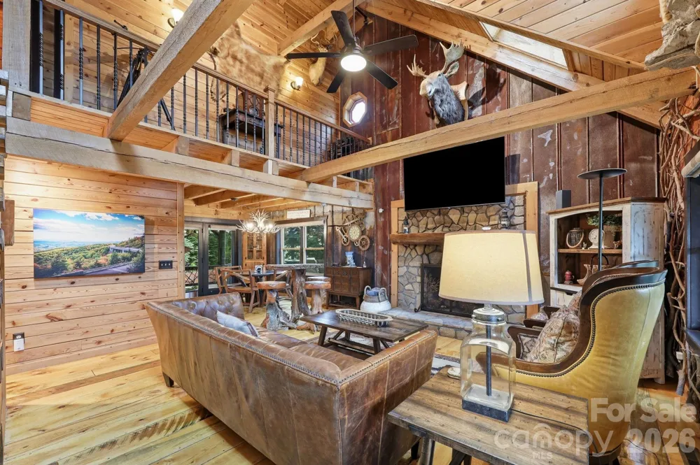206 Hamlet Drive Burnsville, NC 28714