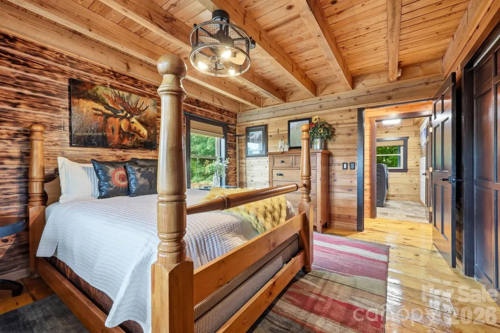 206 Hamlet Drive Burnsville, NC 28714