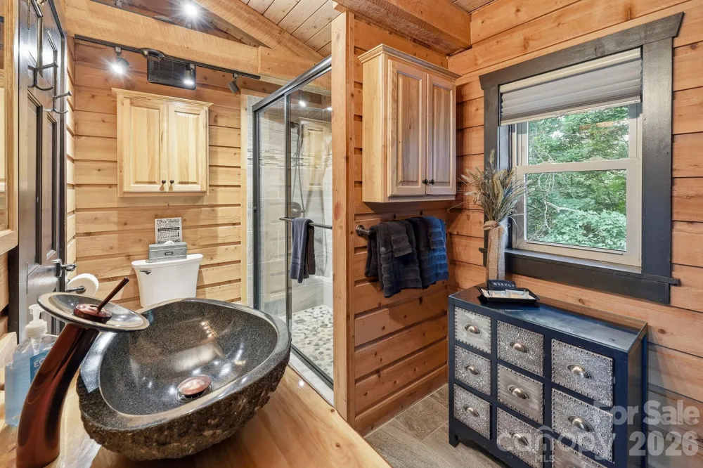 206 Hamlet Drive Burnsville, NC 28714