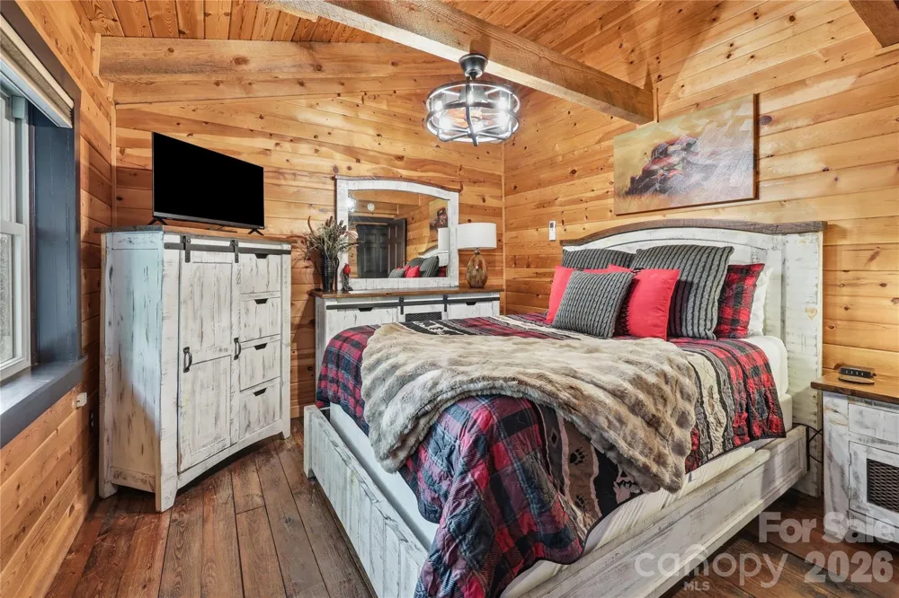 206 Hamlet Drive Burnsville, NC 28714