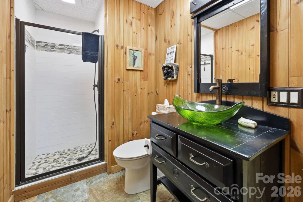 206 Hamlet Drive Burnsville, NC 28714