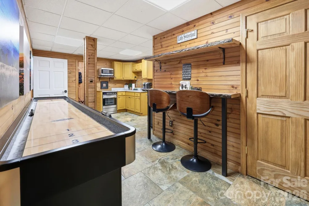 206 Hamlet Drive Burnsville, NC 28714