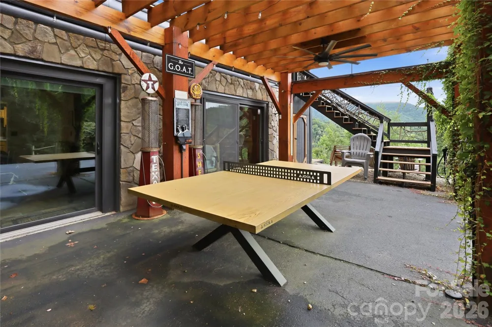 206 Hamlet Drive Burnsville, NC 28714