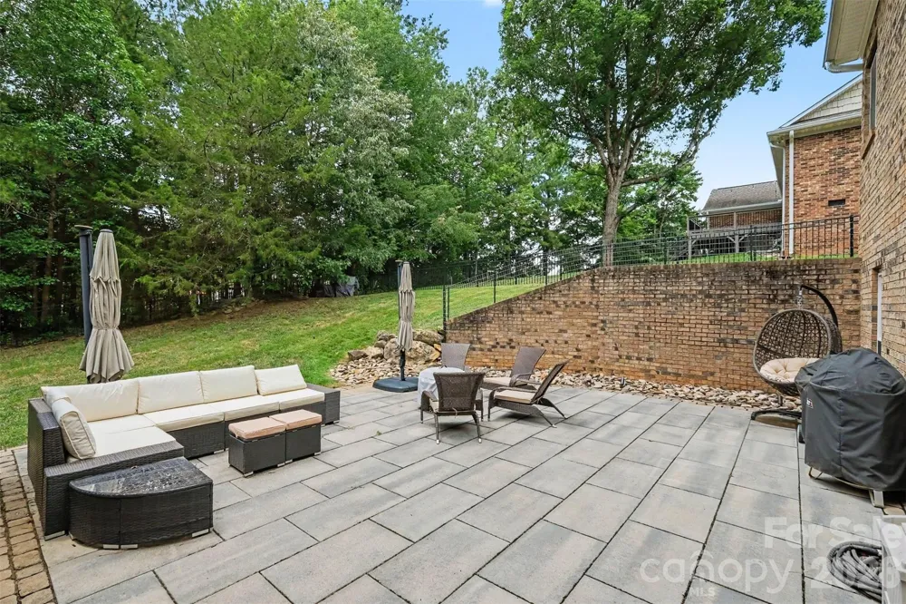 765 Sloan Street Denver, NC 28037