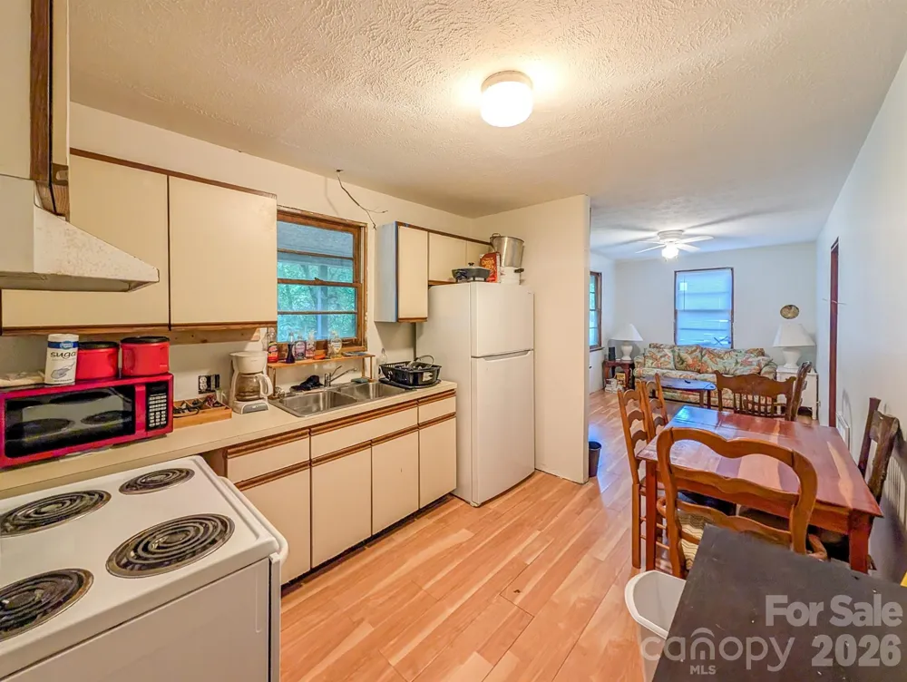 172 Lower Browns Creek Road Burnsville, NC 28714