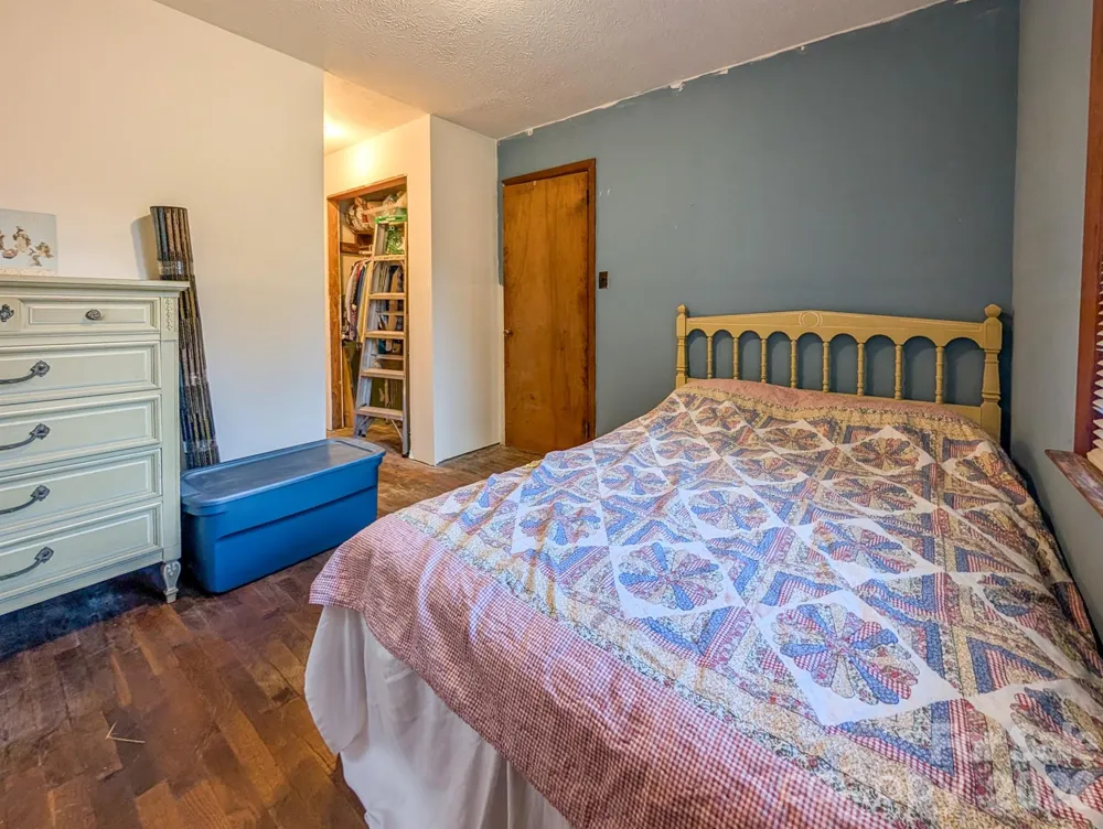 172 Lower Browns Creek Road Burnsville, NC 28714
