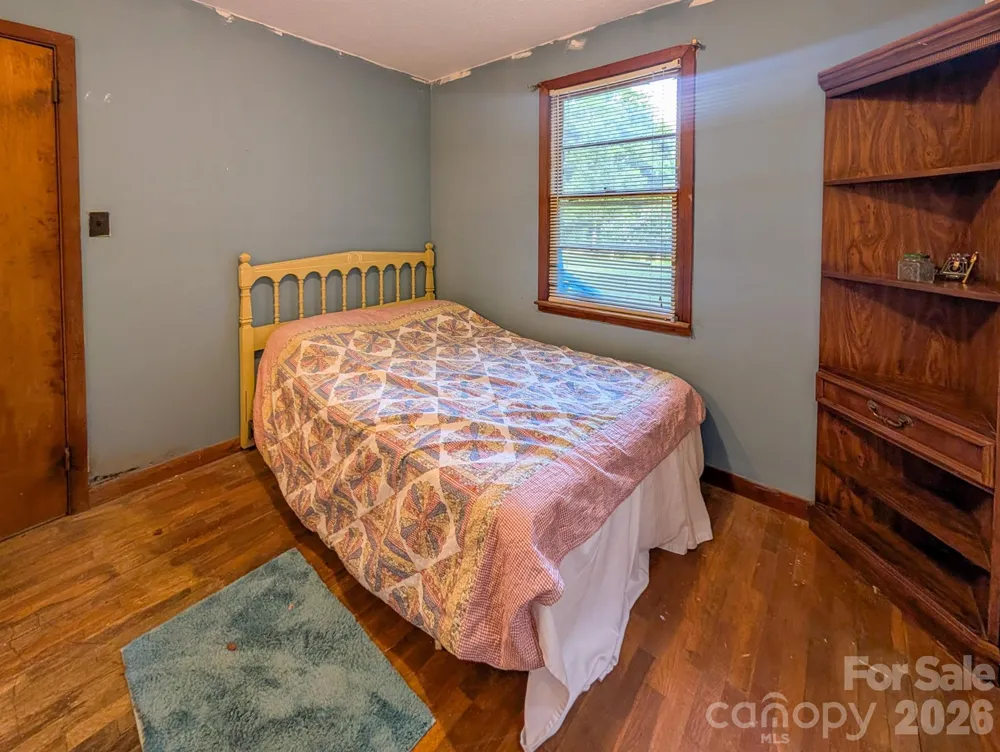 172 Lower Browns Creek Road Burnsville, NC 28714
